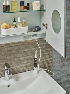 Ideal Standard Mirror&Light - Spiegelkast Met LED Verlichting En Inlegplank, 600x700 Mm, Aluminium T3430AL -Duravit || Geberit || Grohe Verkoopwinkel 87fcb06f07cbc6b7fd1b34b6