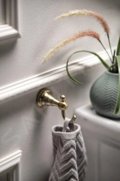 Sapho Diamond - Haak, Brons 1318-01 -Duravit || Geberit || Grohe Verkoopwinkel 9229bf174d452309dd78f87b